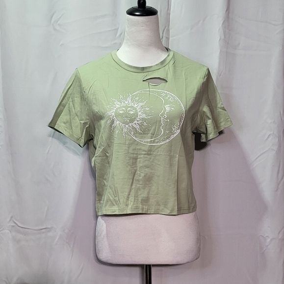 Women's NWOT Green Sun & Moon Distressed Graphic Cropped T-Shirt Size XL - Picture 2 of 7